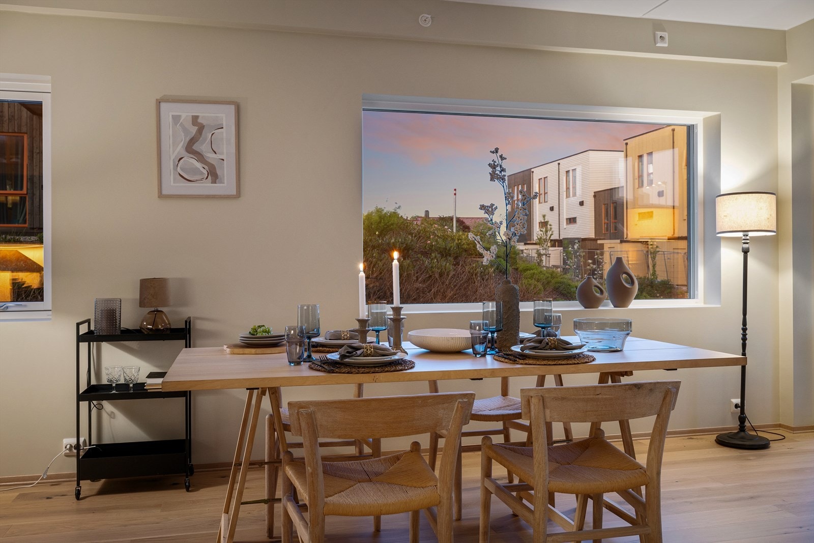 Leiligheten er på 91 kvm, og kan by på 2 soverom med mulighet for 3, samt 2 bad Galleribilde