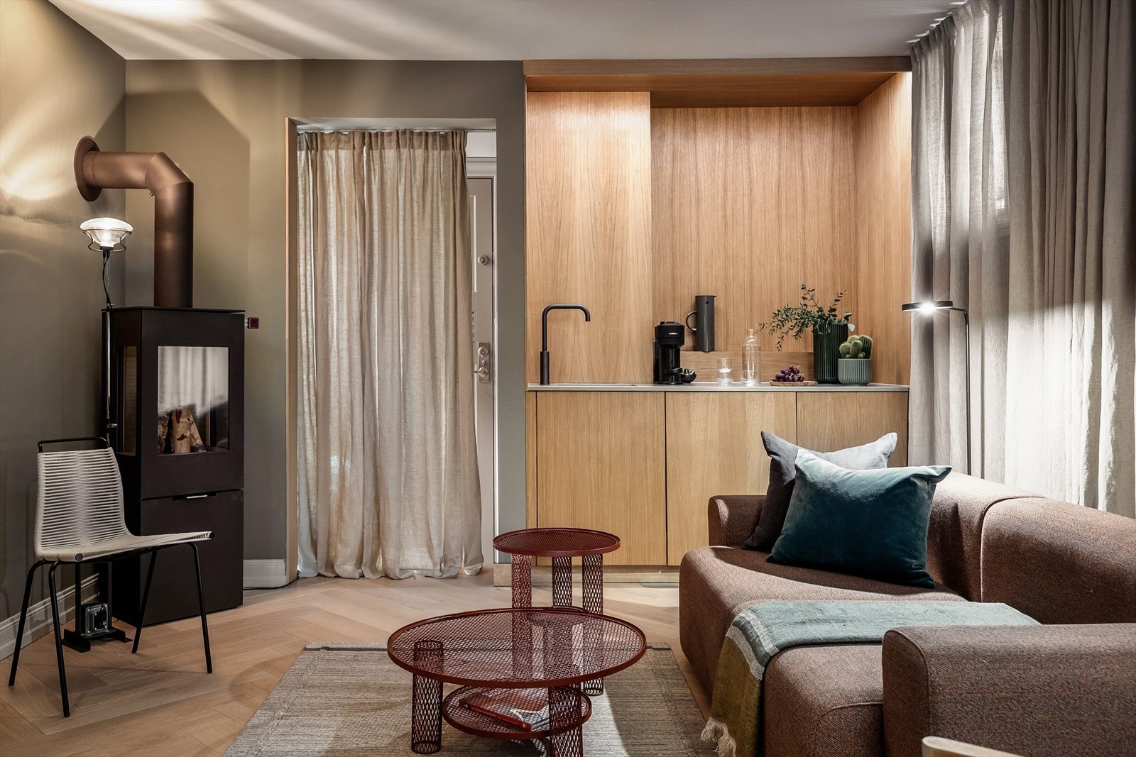 Stuen har også inngang via baktrapp Galleribilde