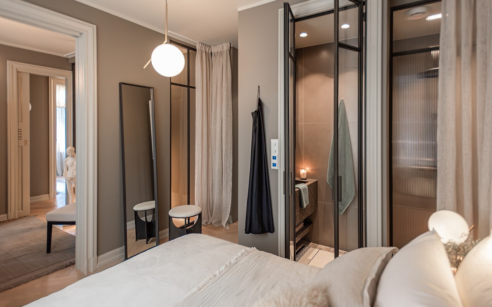 Eget bad tilhørende hovedsoverom Galleribilde