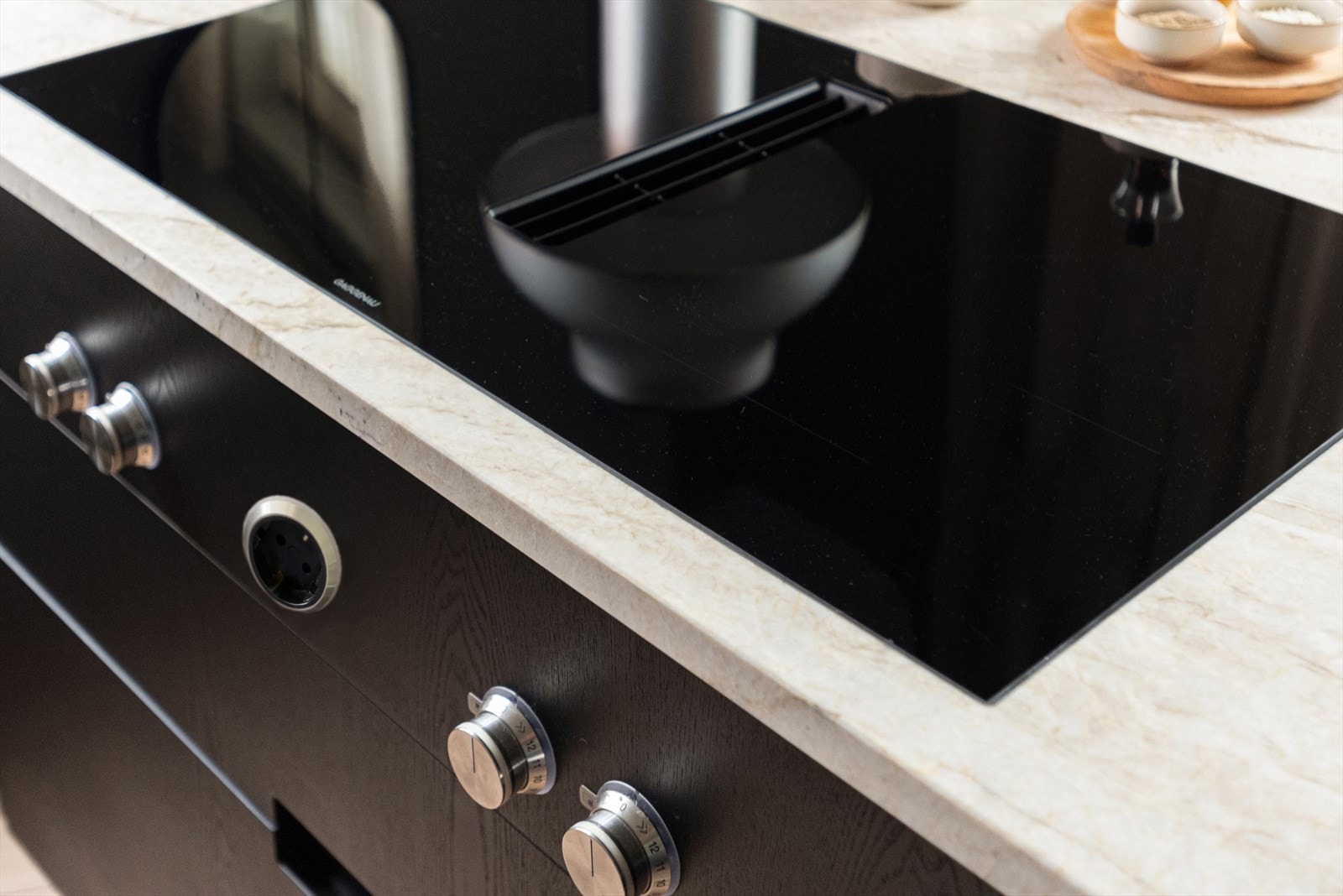 Koketoppen er fra Gaggenau med belyste dreiebrytere Galleribilde