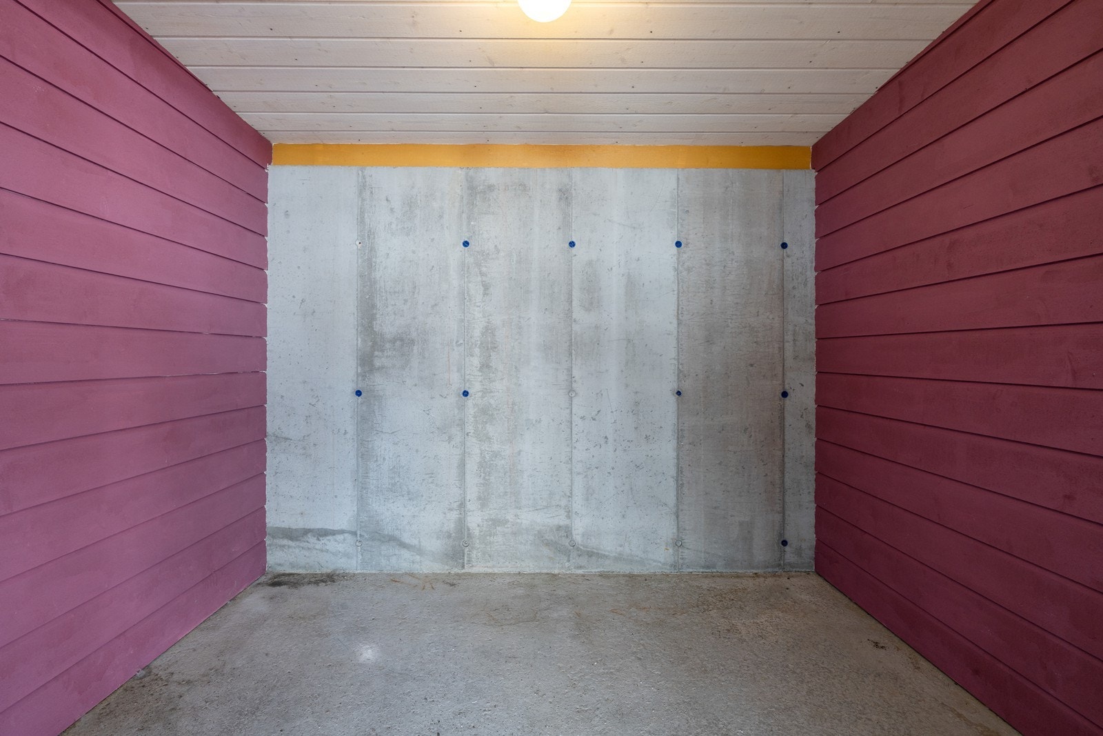 Tilhørende utvendig bod v/ carport Galleribilde