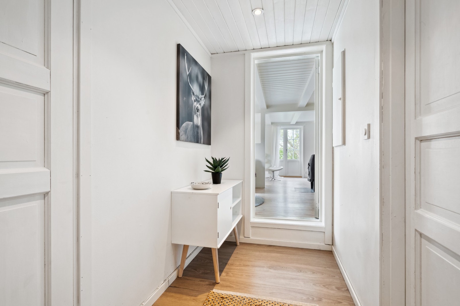 Lys og fin hall. Galleribilde