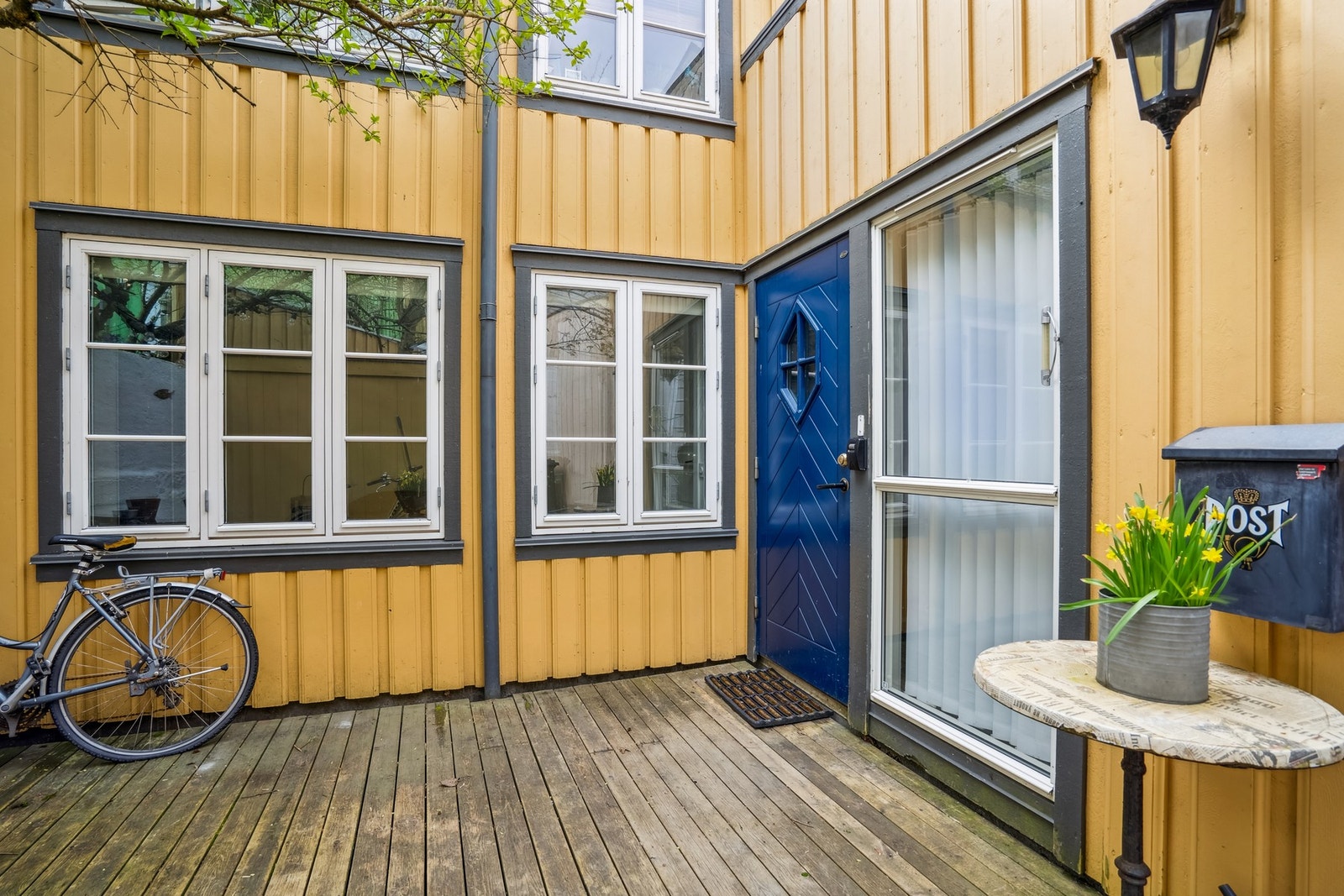 Koselig felles inngansparti med muligheter for dekorasjoner. Galleribilde