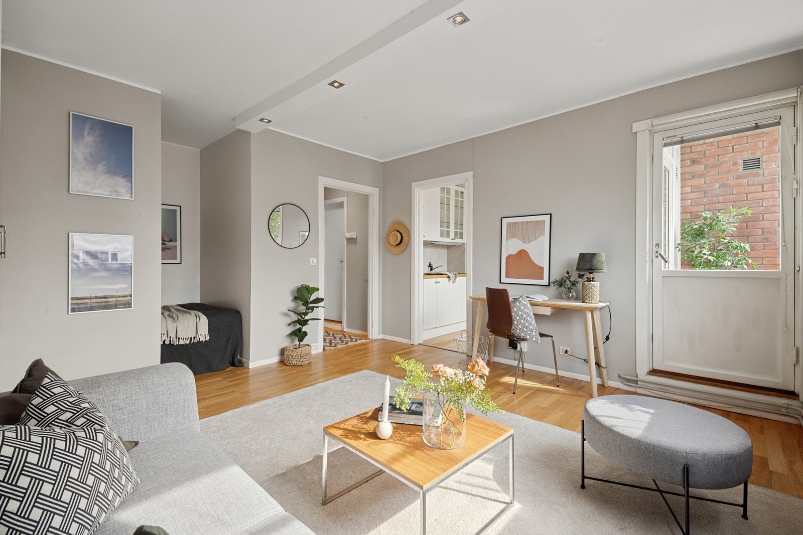 Leiligheten har generøs takhøyde på 2,53 meter. Galleribilde