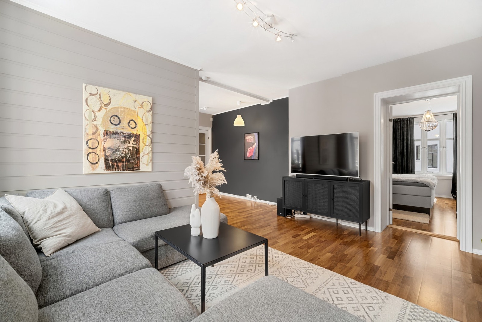 Boligen har et bruksareal på hele 90 kvm. gjennomgående god planløsning. Galleribilde