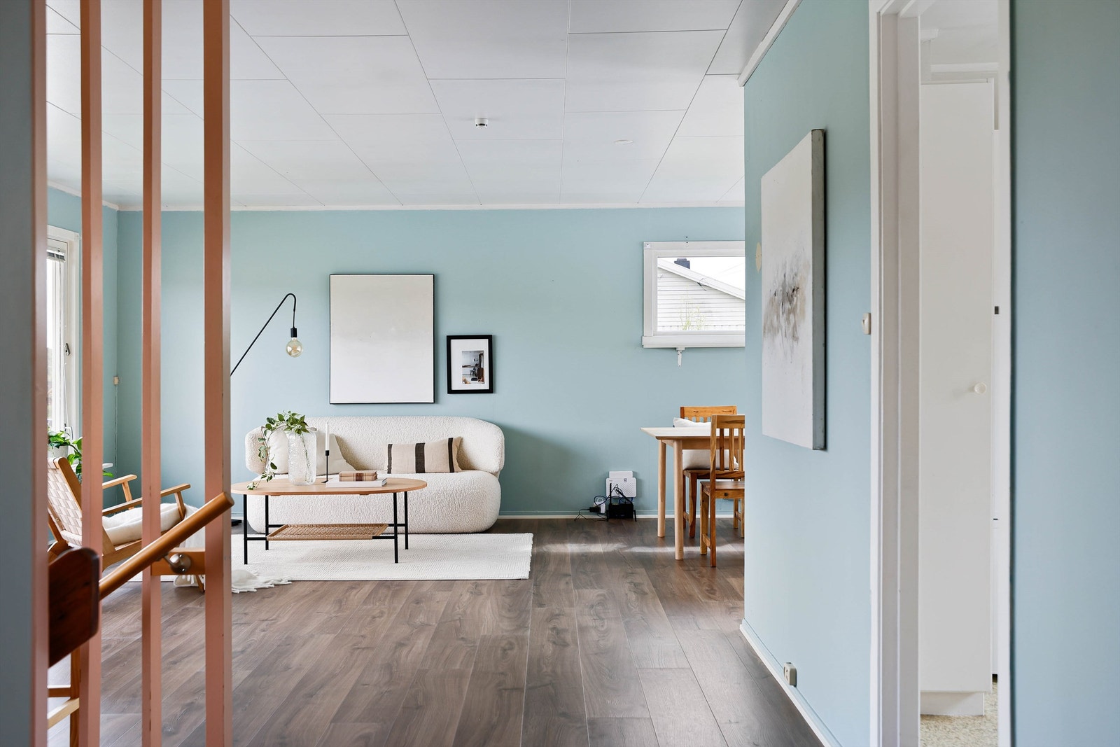 Kjøkkenet er adskilt i eget rom ved stuen. Galleribilde