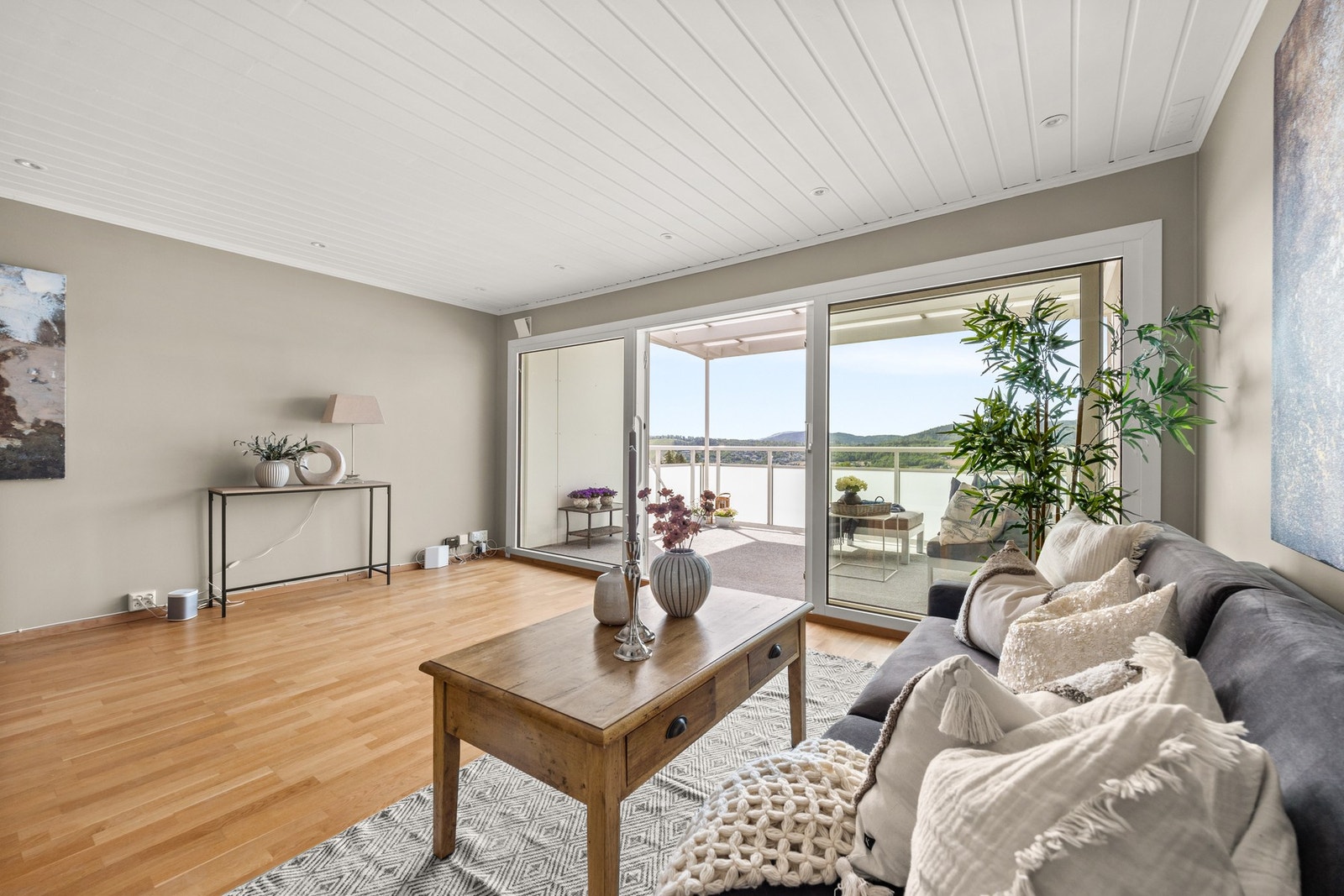 Fra stuen er det adkomst til balkong Galleribilde