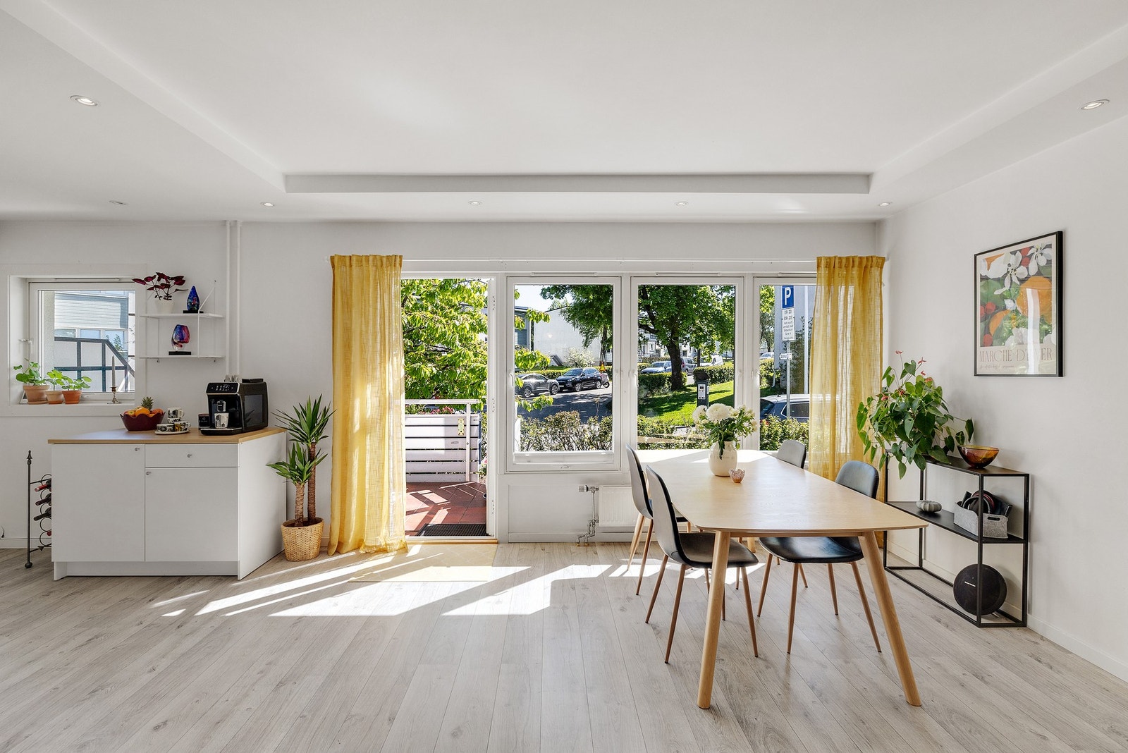 Velkommen til Harald Halvorsens vei 49B - Presentert av Charlotte J. Lunde og Ingrid Beate Thompson v/ EIE eiendomsmegling Galleribilde