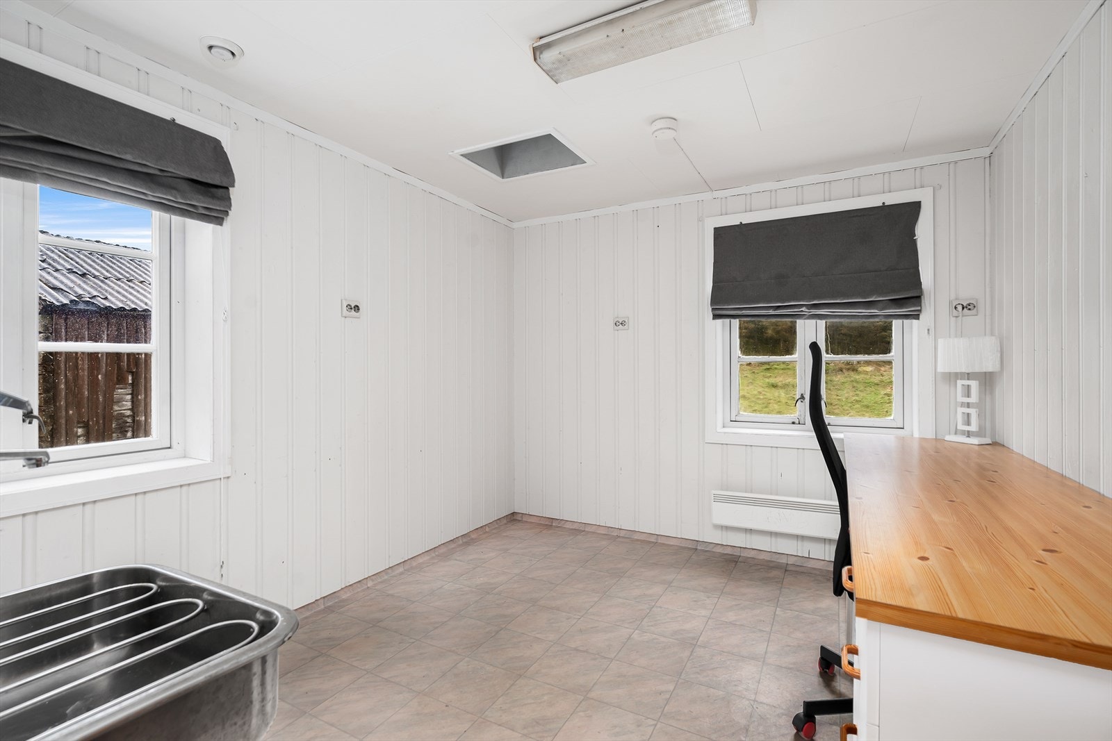 I tilknytning til toalettet er det et stort vaskerom på hele 8,5 m², i tillegg har boligen skittentøyssjakt. Galleribilde