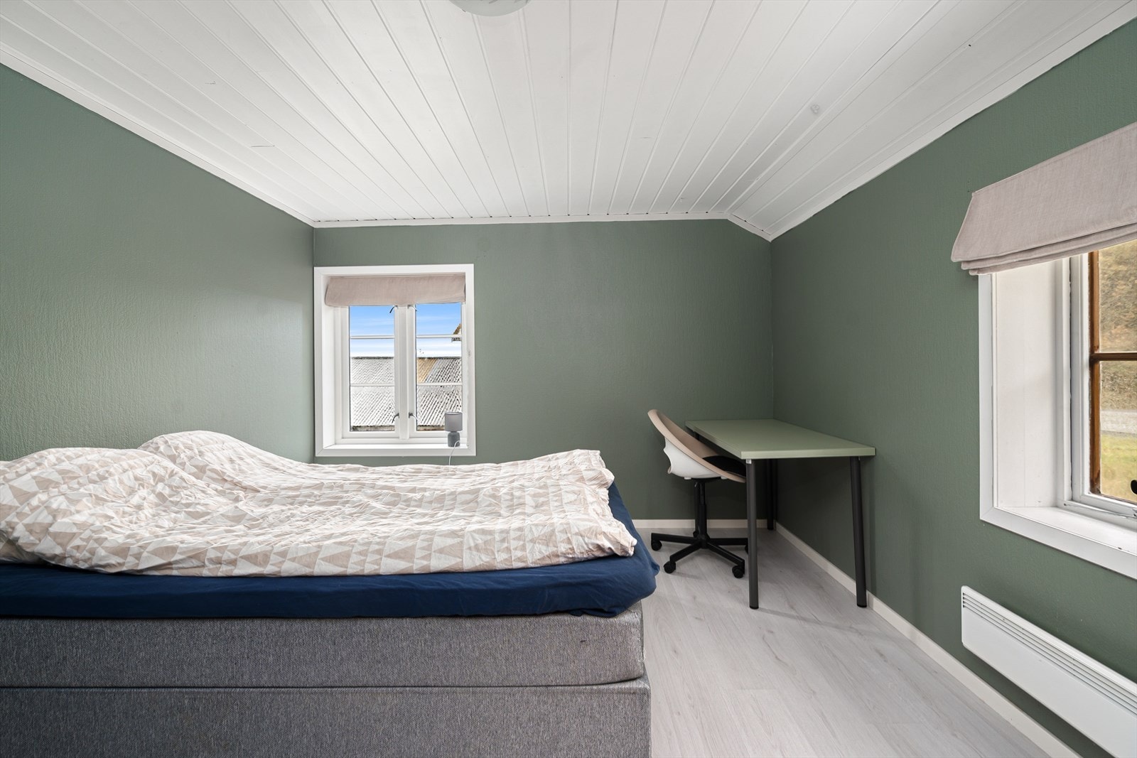 Boligens andre soverom har oppgradert standard og er 11 m². Galleribilde