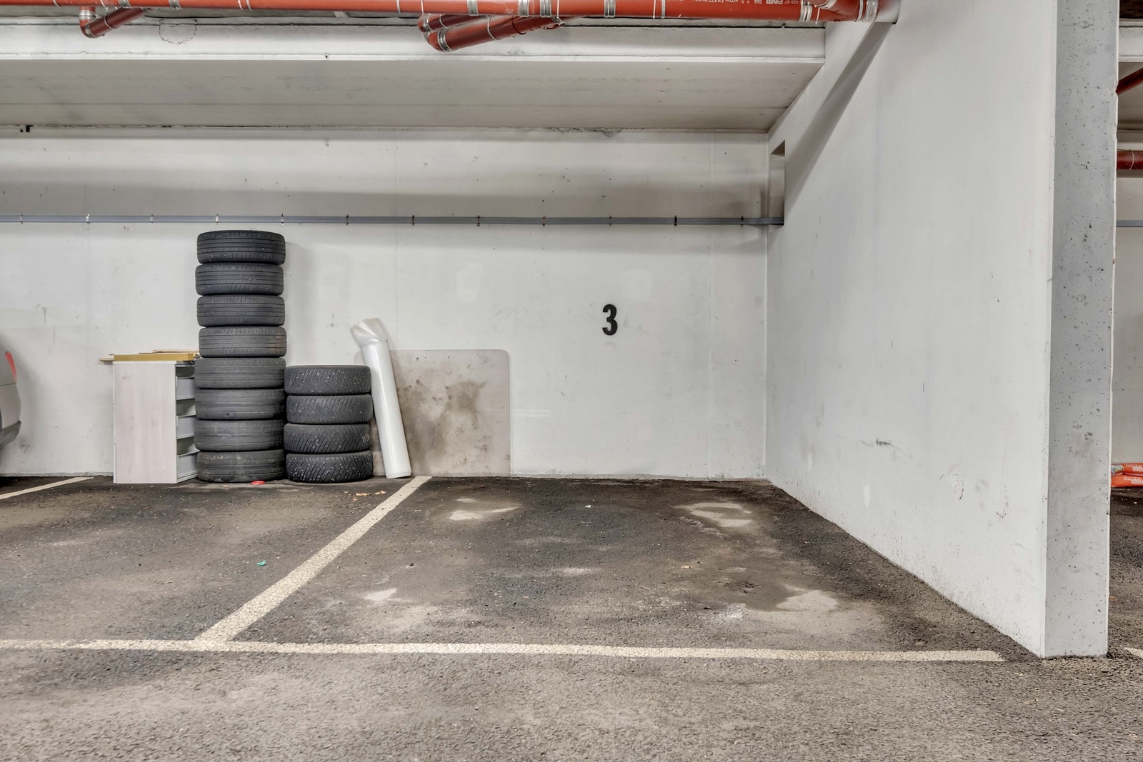 Leiligheten disponerer en garasjeplass i felles garasjeanlegg. Galleribilde