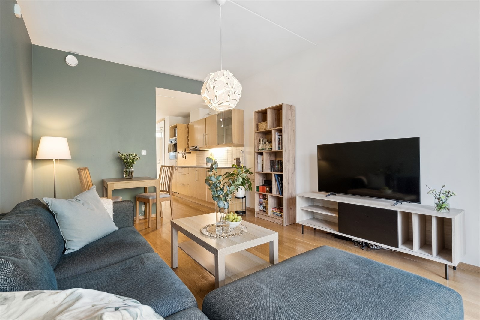 Velkommen til Bjørnsons gate 6 - En innbydende 2-roms leilighet med flott innglasset balkong, stue/kjøkken, bad og soverom. Galleribilde