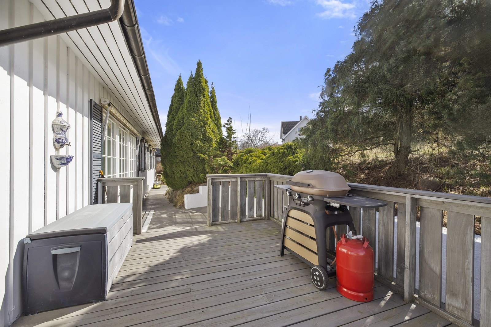 En tilhørende platting på 35 m² med privat atmosfære. Galleribilde