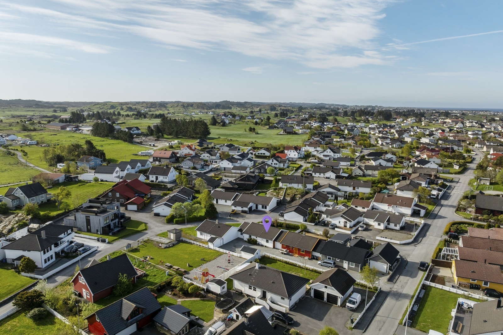 Kort avstand til flotte turområder i marka og Åkrasand. Galleribilde