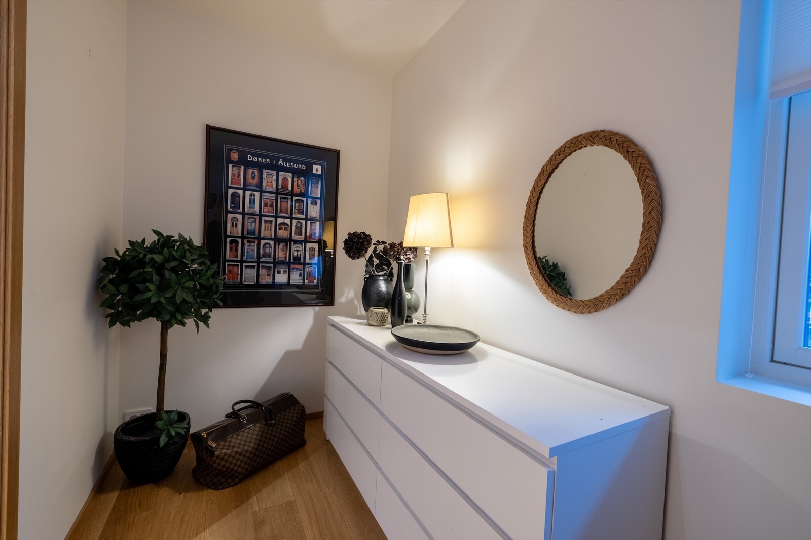 Disp. rom benyttet som kontor Galleribilde