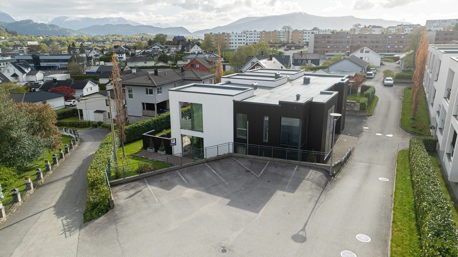 Dronebilde av sameiet sett fra øst Galleribilde