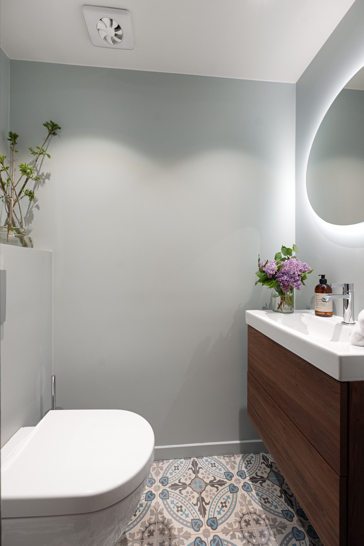 Gjestetoalett i hovedetasjen oppusset i 2022. Galleribilde