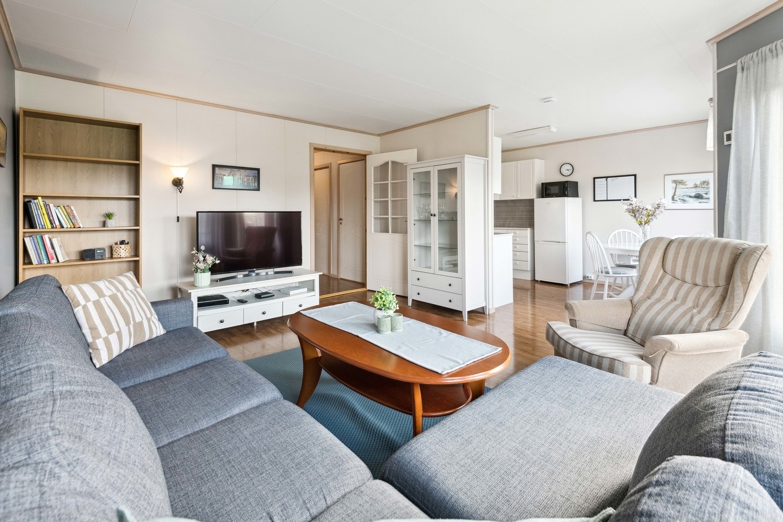 Trivelig stuekrok med god plass til sofagruppe. Galleribilde