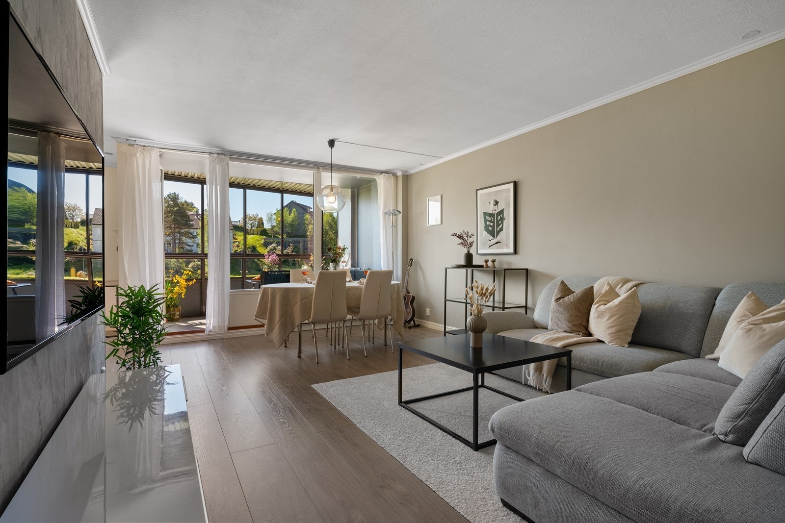 - Leiligheten har et BRA-i på 62m² og inneholder entré/gang, stue/kjøkken, soverom, bad og garderobe - Galleribilde