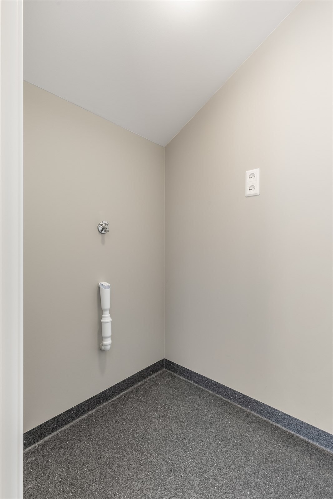 Vaskerom/ teknisk er tilrettelagt for vaskerom, klargjort for vaskemaskin. Galleribilde