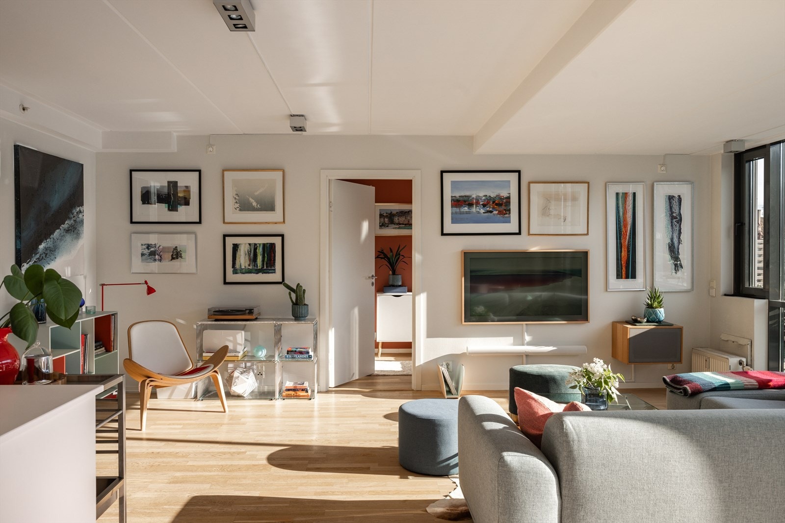 Lysinnfallet i denne leiligheten er helt fantastisk flott! Galleribilde