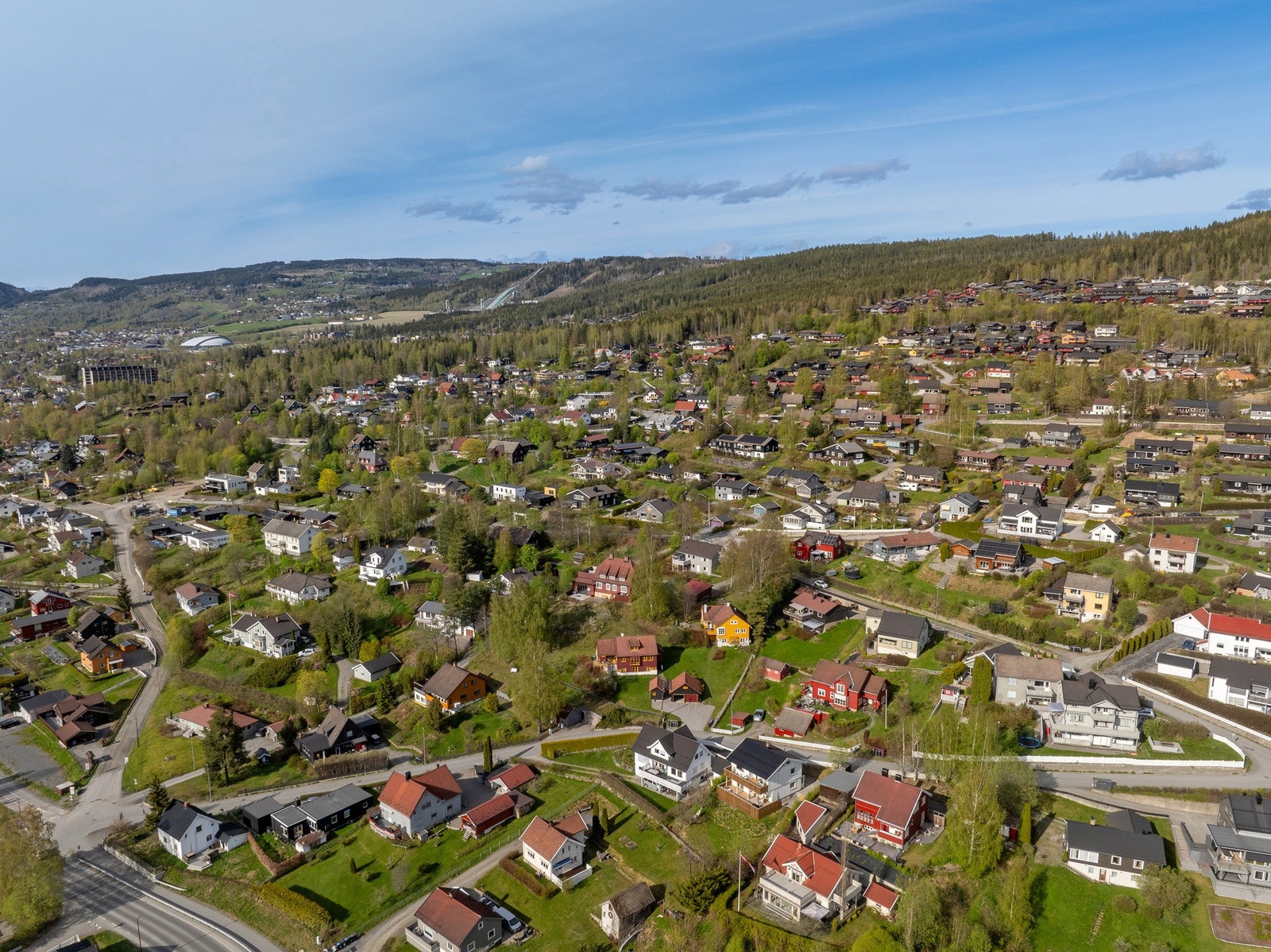 Området betraktes som et meget populært boligområde i Lillehammer. Familievennlig område som består i all hovedsak av romslige eneboligersom ble oppført på midten av 80-tallet. Galleribilde