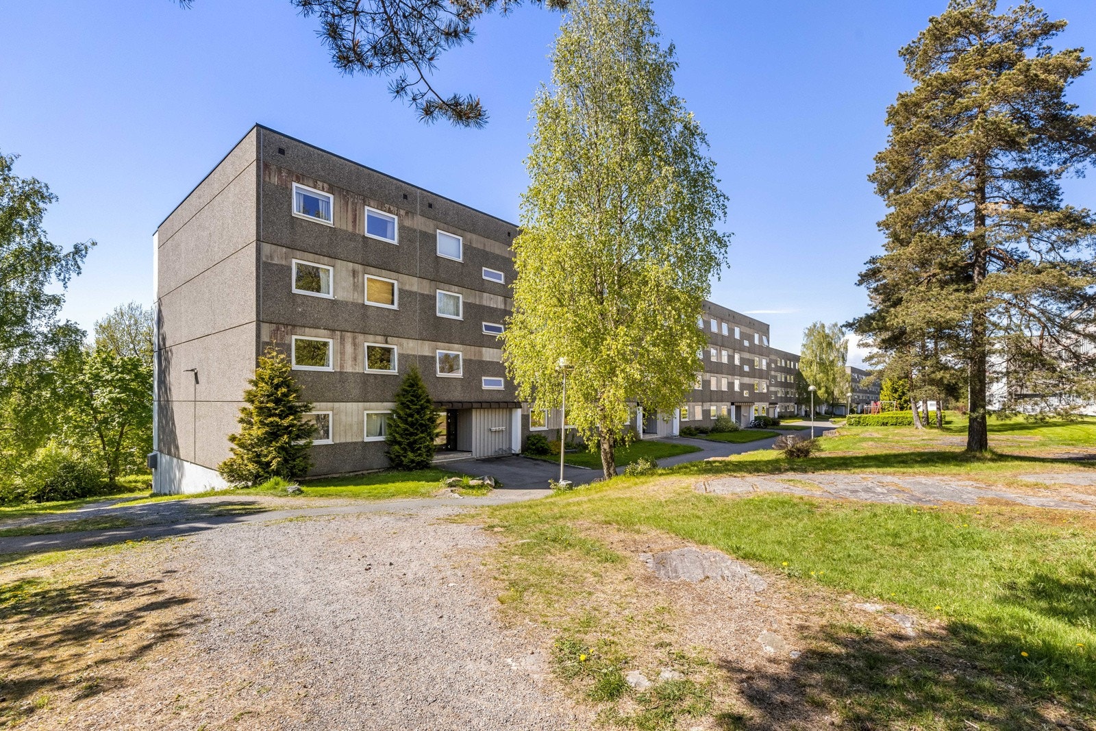 Naturskjønt boligområde med markainngangen like bak. Galleribilde