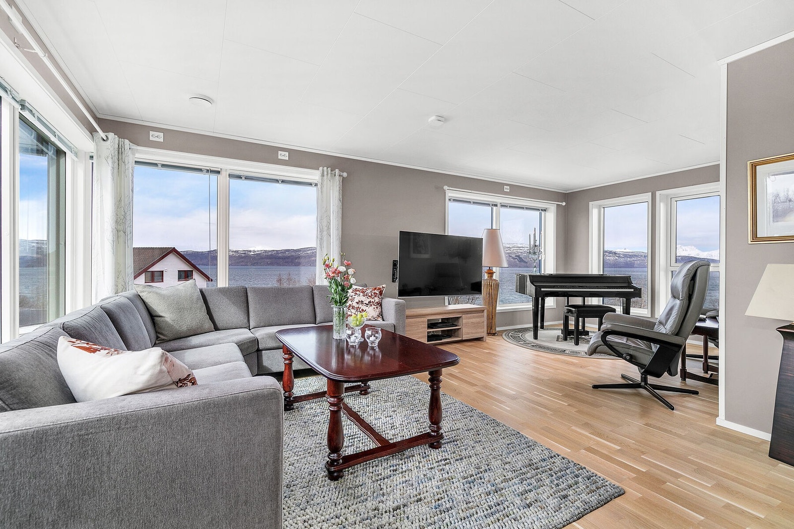 Her kan du virkelig nyte roen og utsikten Galleribilde