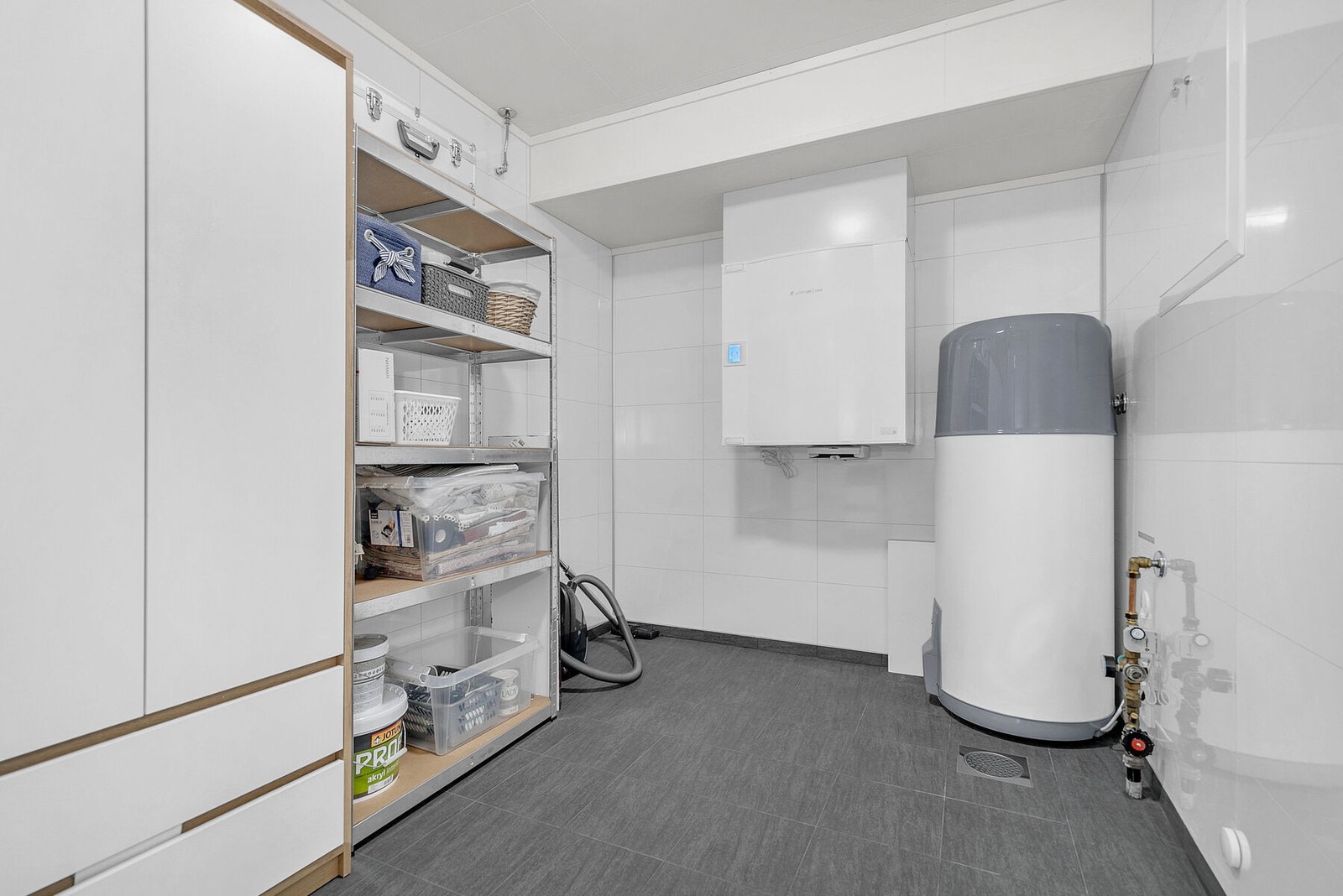 Bod/teknisk rom i underetasjen. Galleribilde