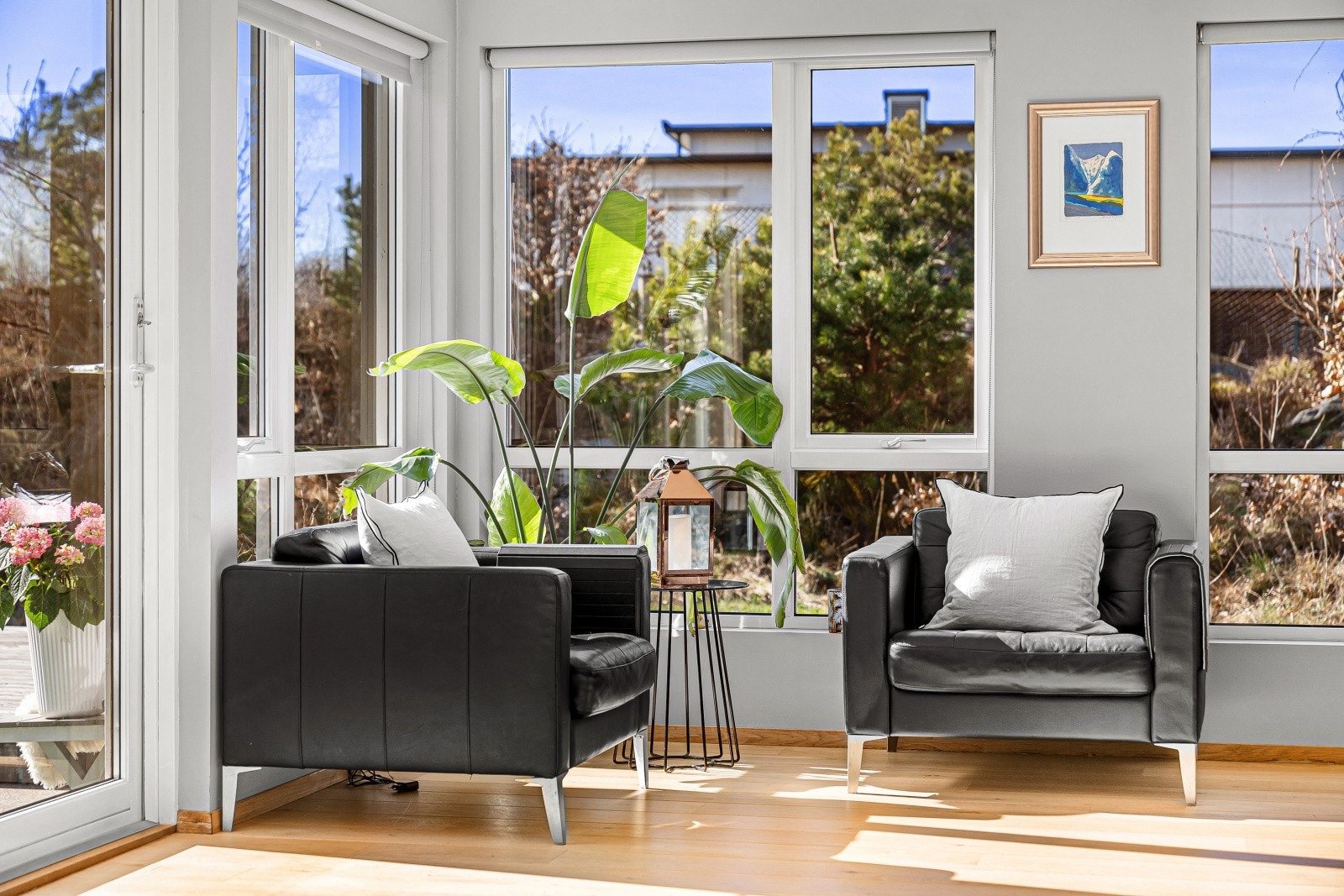 - Flotte vindusflater som skaper naturlig lysinnslipp - Galleribilde