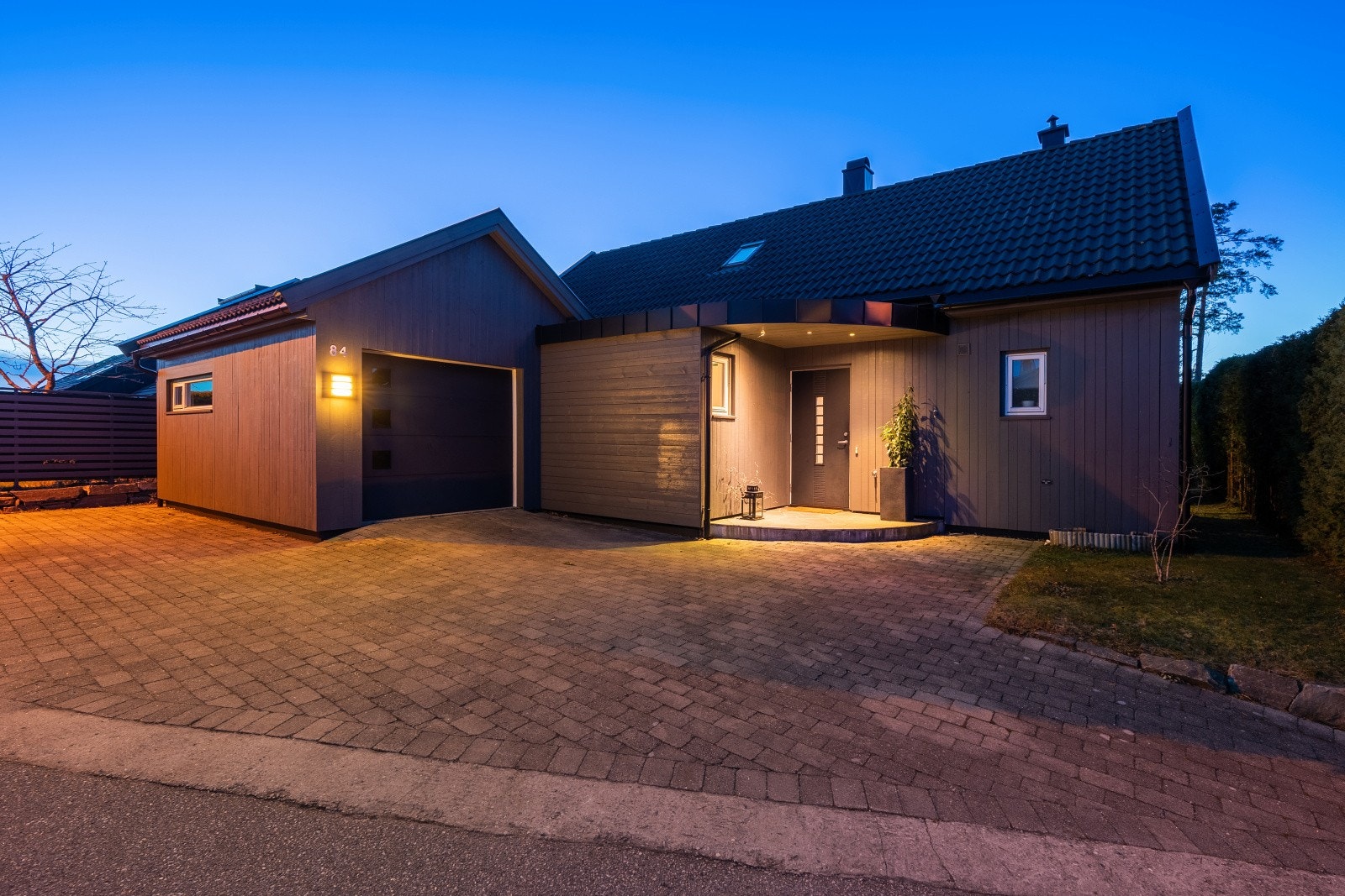 - Boligen kan passe ypperlig for barnefamilier | Meget rolig og familievennlig gate, hvor det bor flere barn i gata - Galleribilde