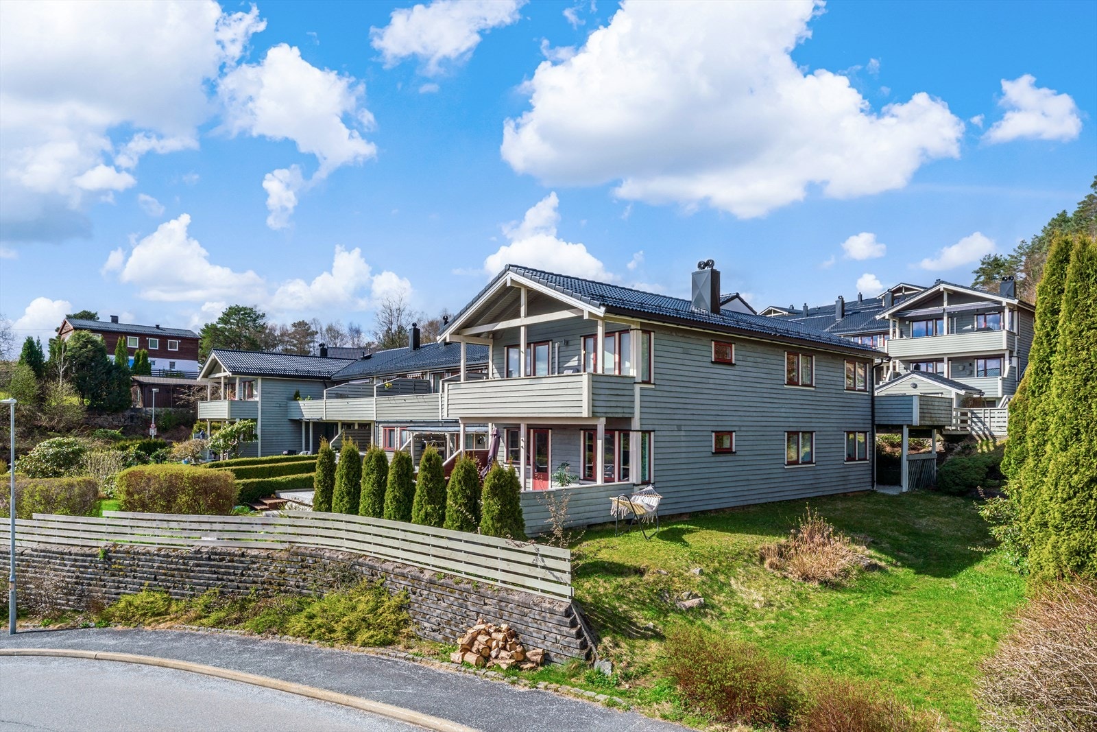 - Leiligheten har fast garasjeplass med mulighet for elbillader - Galleribilde