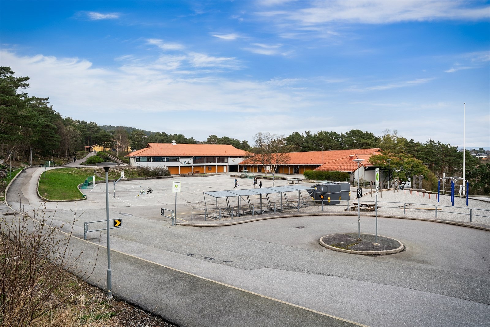 - Flott barneskole (1-7 klasse) - Galleribilde