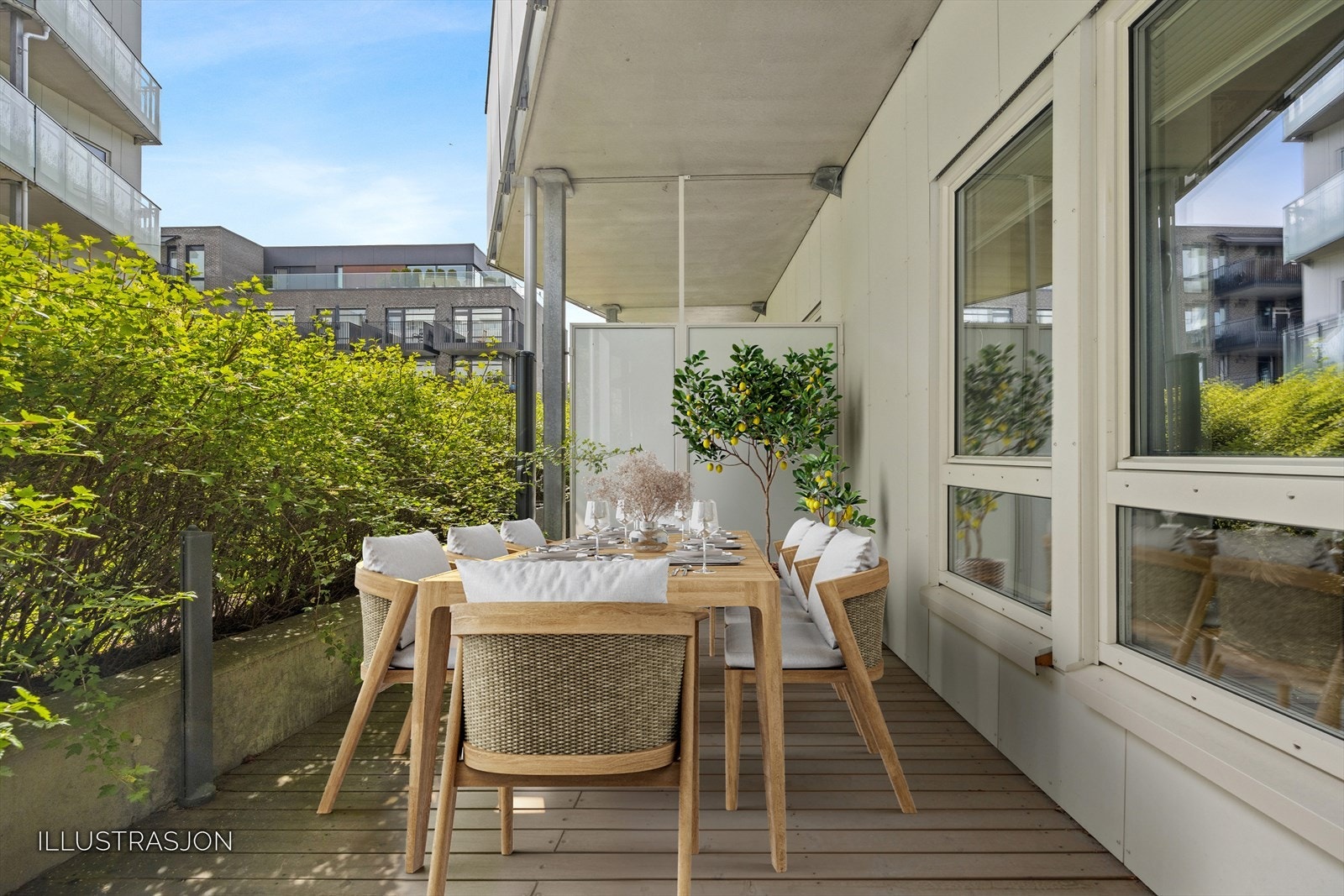 Fra stuen har du direkte utgang til en solrik terrasse på hele 18 kvm. Galleribilde