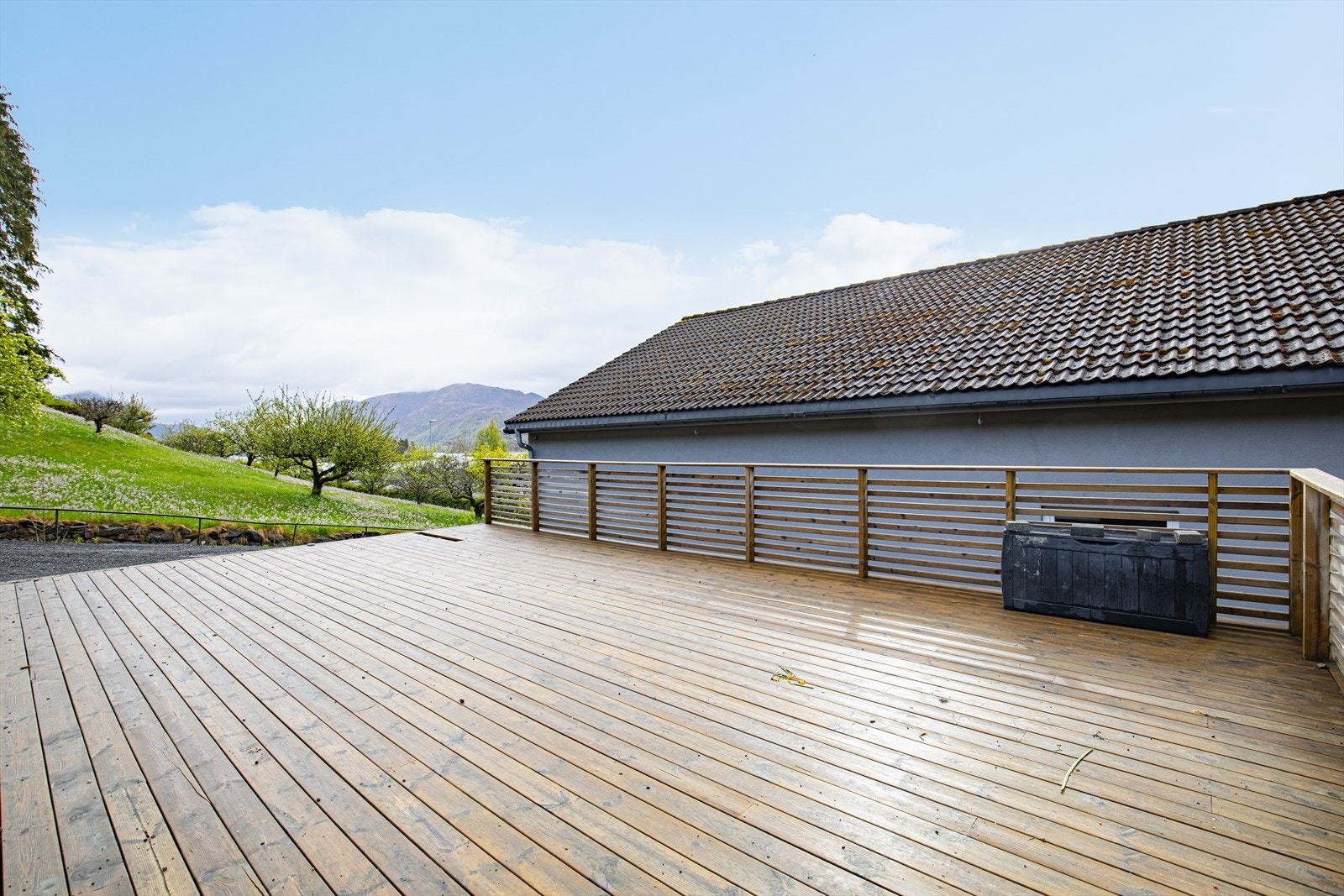 Felles terrasse for sameiet Galleribilde