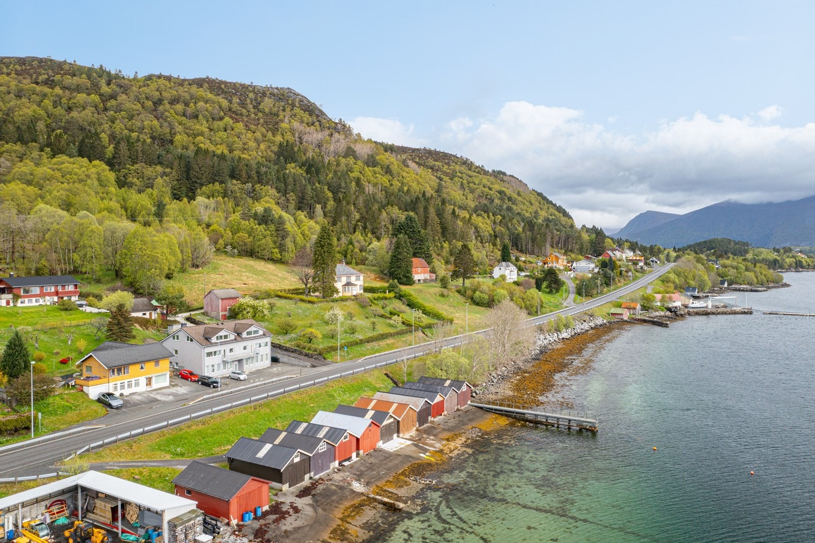 Eiendommen har en enkel tilkomst fra vei Galleribilde