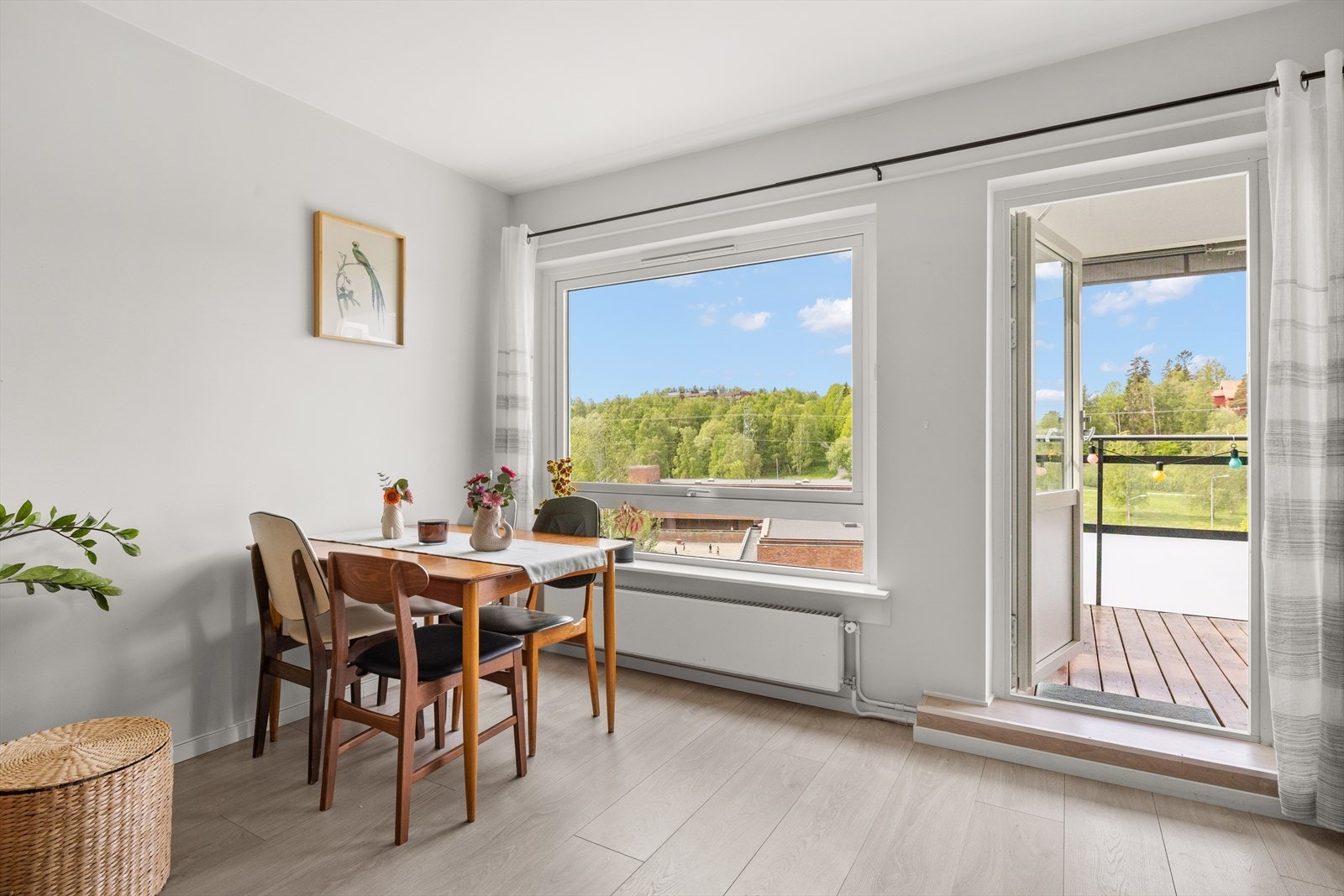 Her får kjøper gleden av topp- og endebeliggenhet med lite innsyn Galleribilde
