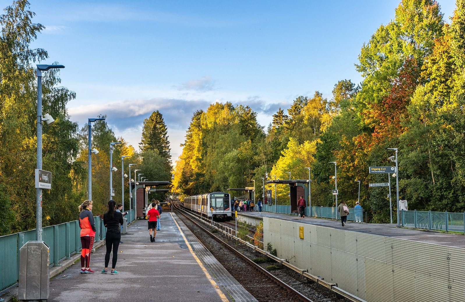 T-banen tar deg til Majorstuen på 12 minutter. Stasjonen er under 5 minutter gange fra boligen. Galleribilde