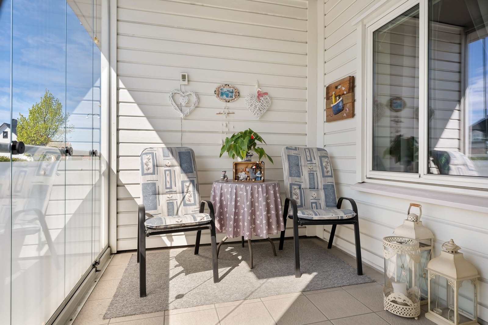 Her sitter man lunt og skjermet. Galleribilde