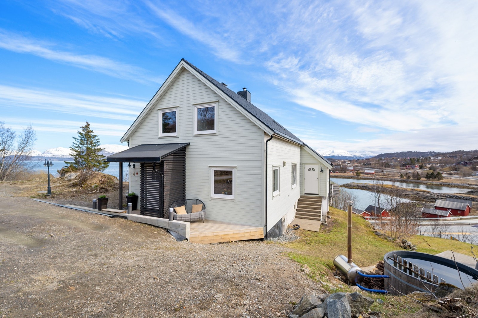Vinduene på boligen er skiftet i nyere tid Galleribilde