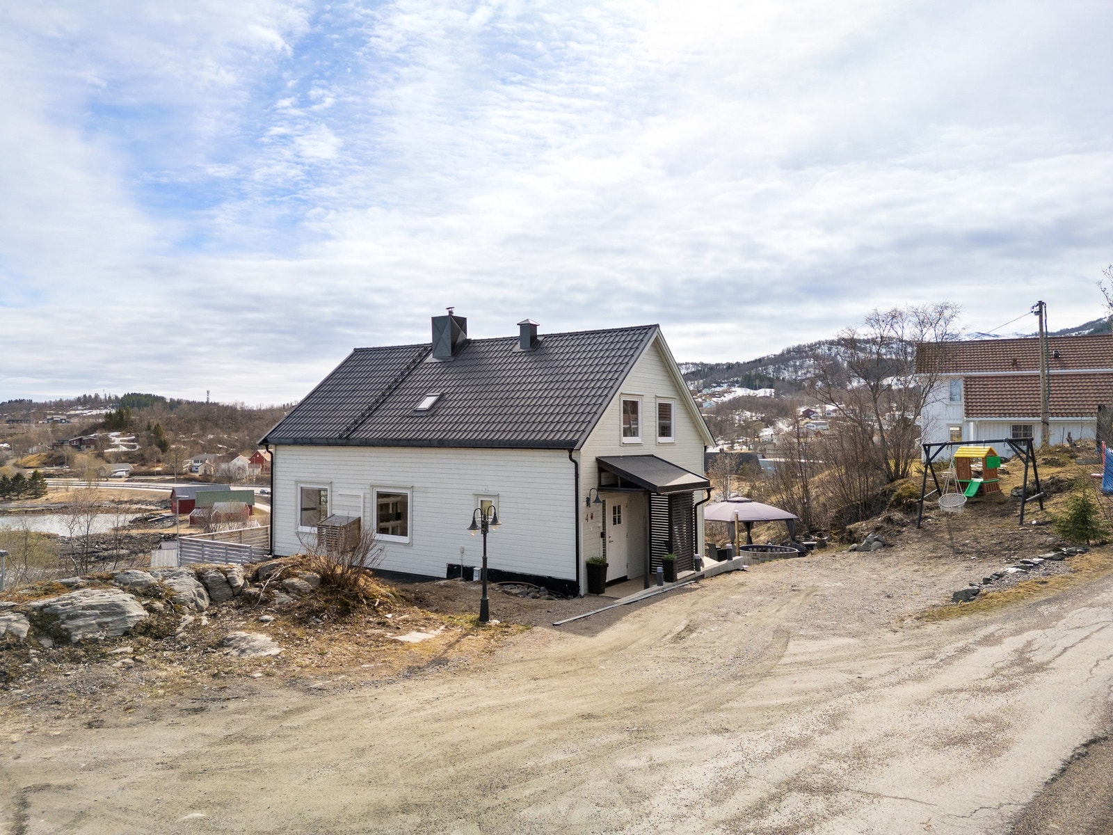 Gode parkeringsmuligheter på egen tomt Galleribilde