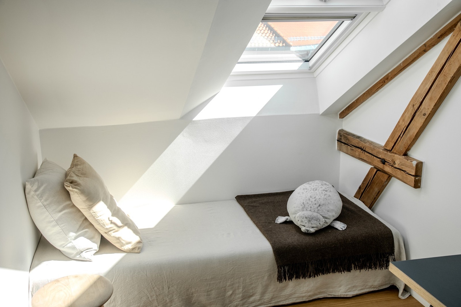 Soverom 2 egner seg ypperlig som gjesterom, hjemmekontor eller en kombinasjon av begge deler. Galleribilde