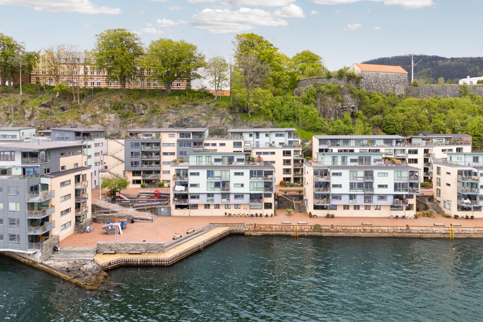 Her bor man i vakre omgivelser. Galleribilde