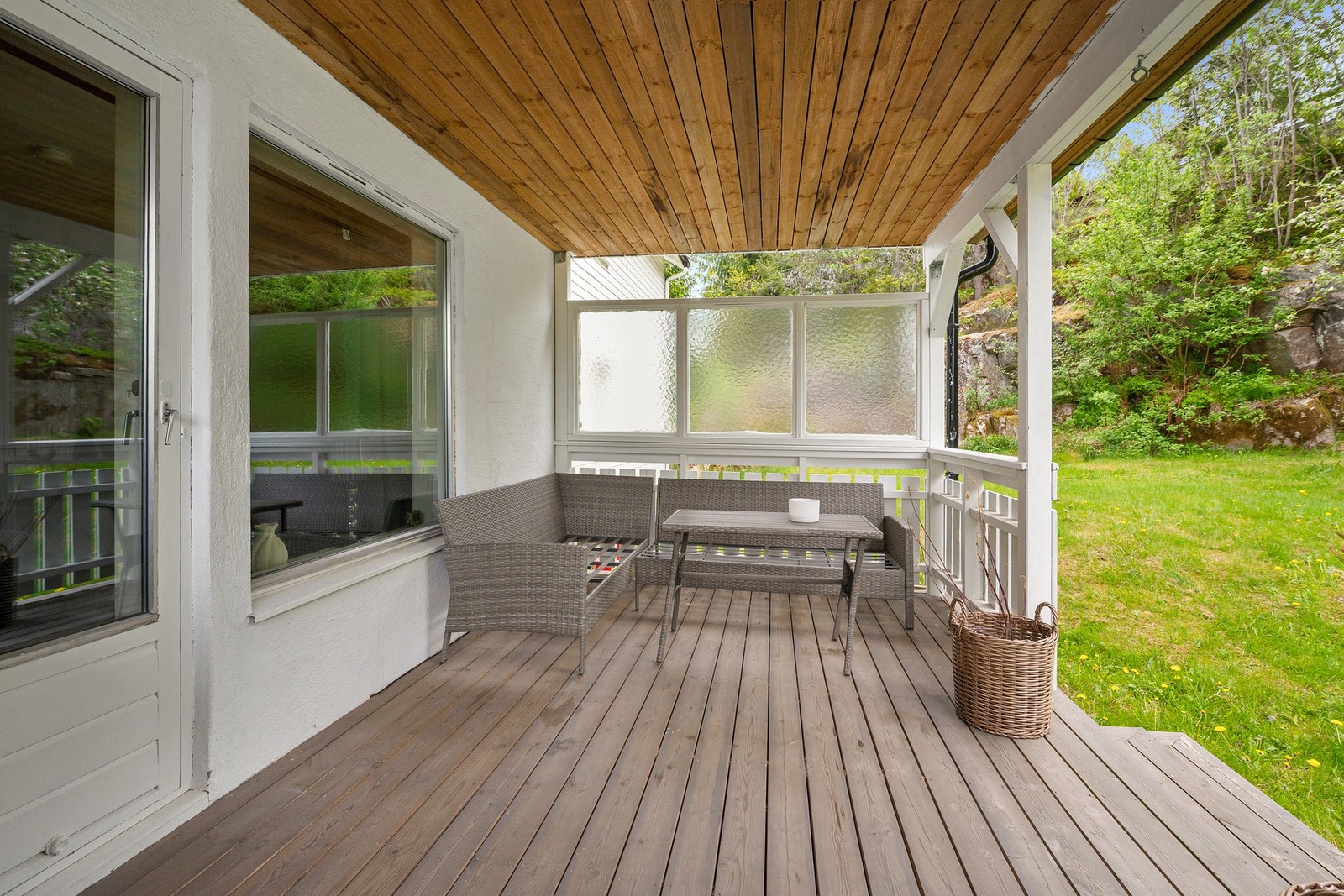 Veranda til leiligheten i 1. etasje. Galleribilde