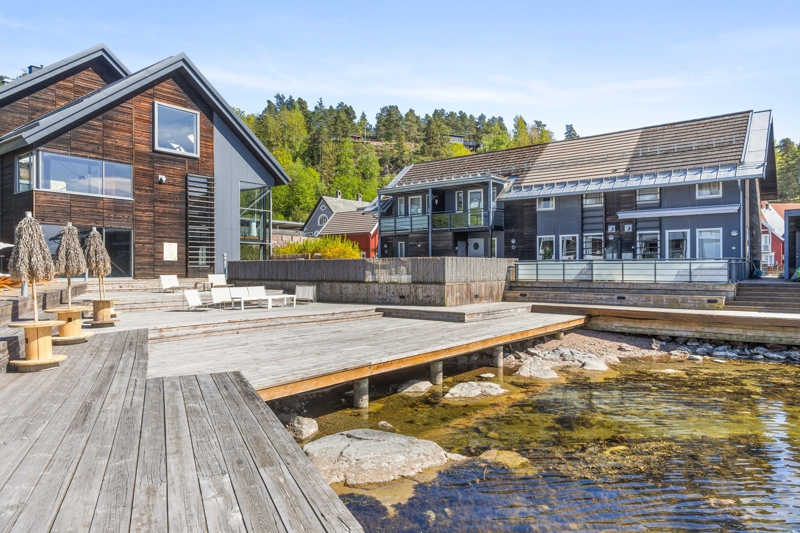 Sjønære omgivelser mellom Holmsbu og Rødtangen i Hurum. Galleribilde