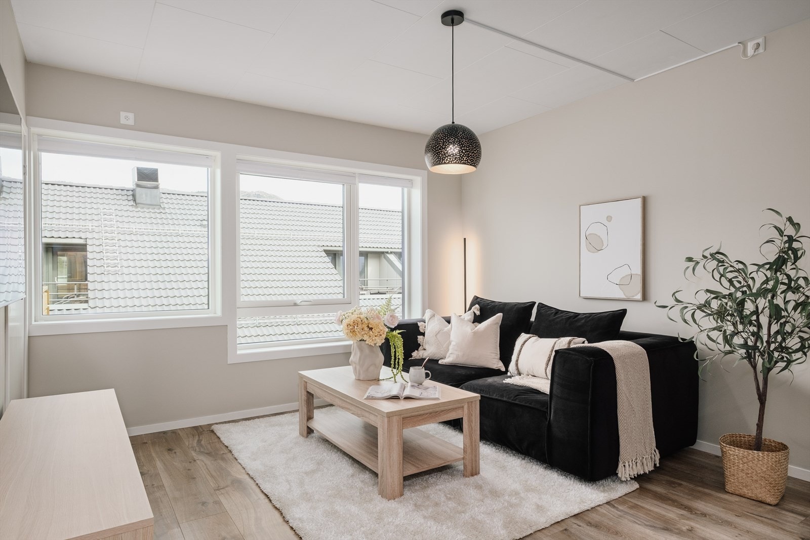 Leiligheten var tidligere en 2-roms som er omgjort til en 3-roms leilighet. Galleribilde