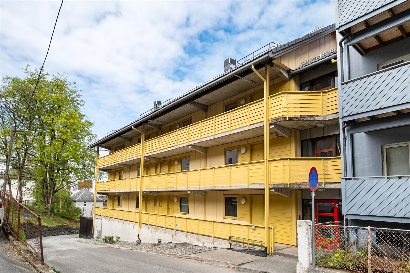 Borettslaget er veldrevet og består av 53 enheter fordelt på tre lavblokker med stort felles gårdsrom. Galleribilde