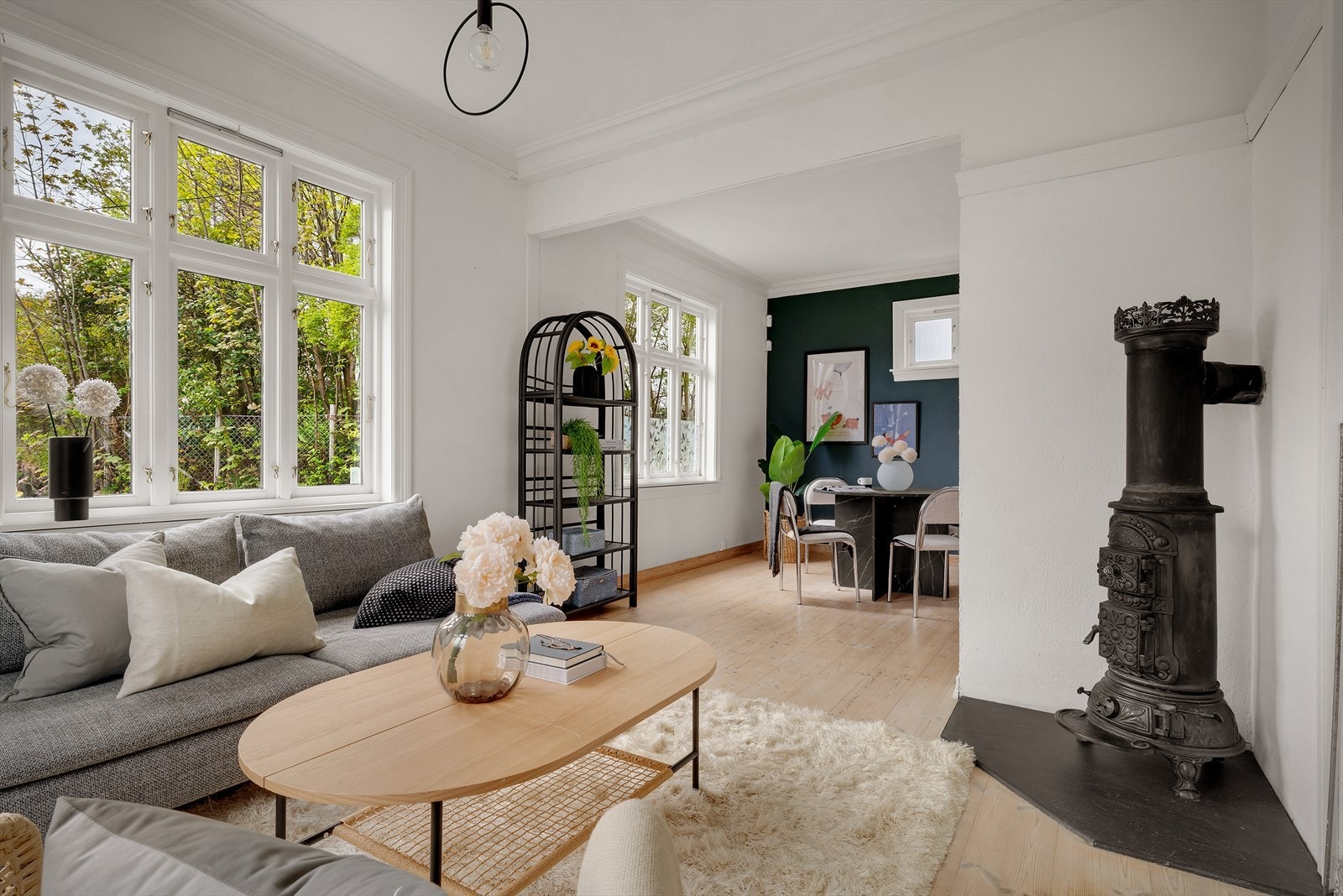 - Boligen har et BRA-i på 114m² . Merk at stue og kjøkken har over normal takhøyde - Galleribilde