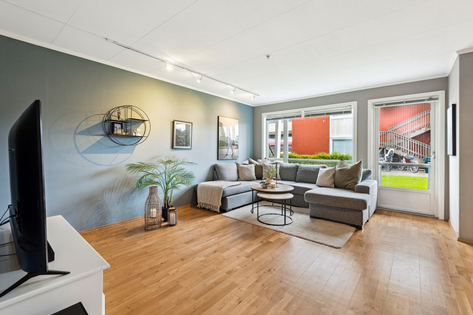 Fra stuen har man enkel adkomst til markterasse. Galleribilde