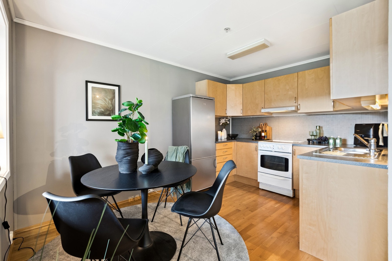 Kjøkkenet har avsatt plass til hvitevarer. Galleribilde